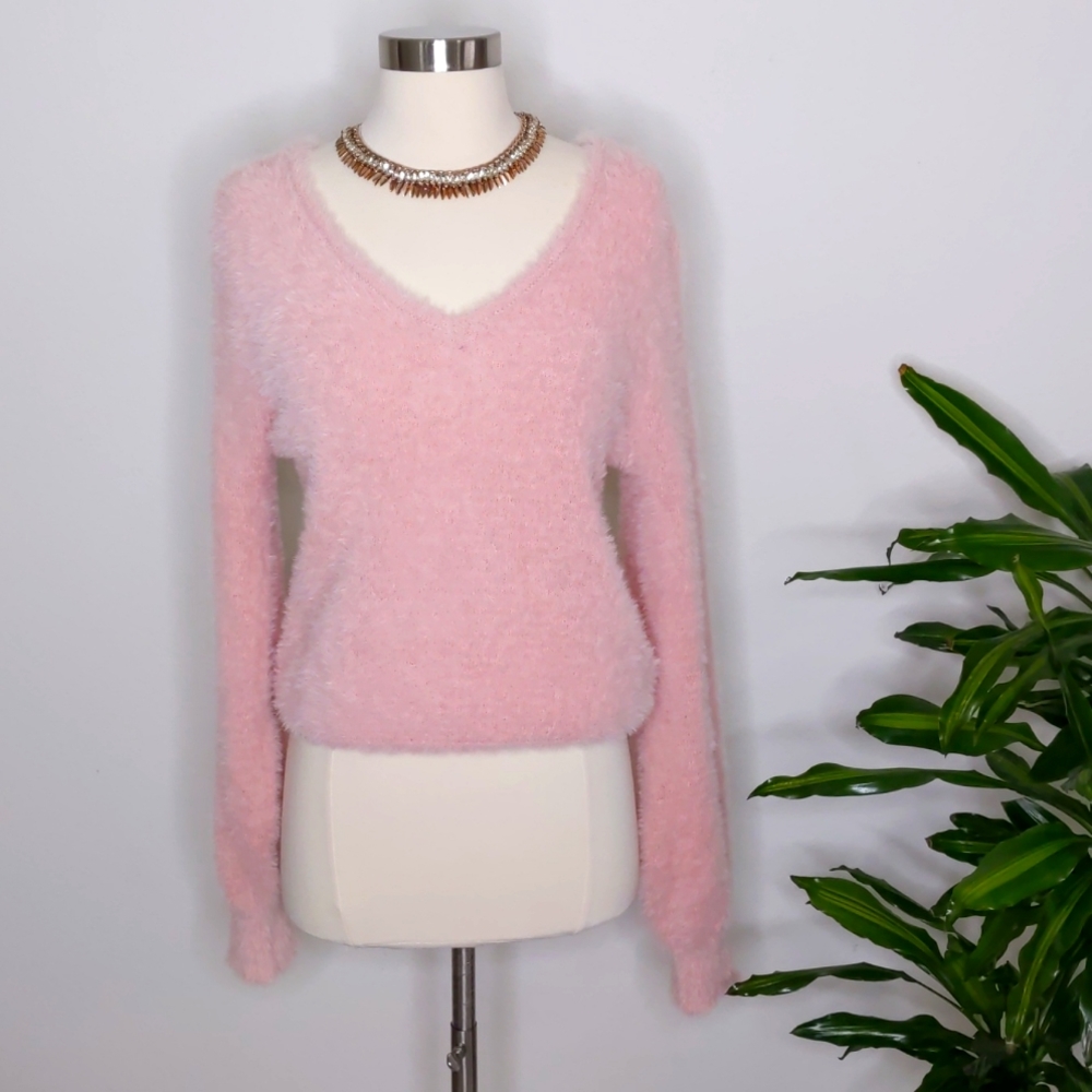 NWOT No Boundaries Pink Fluffy V Neck Sweater Size XL/ 15-17